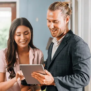 a guide for contractors to choose a roofing crm